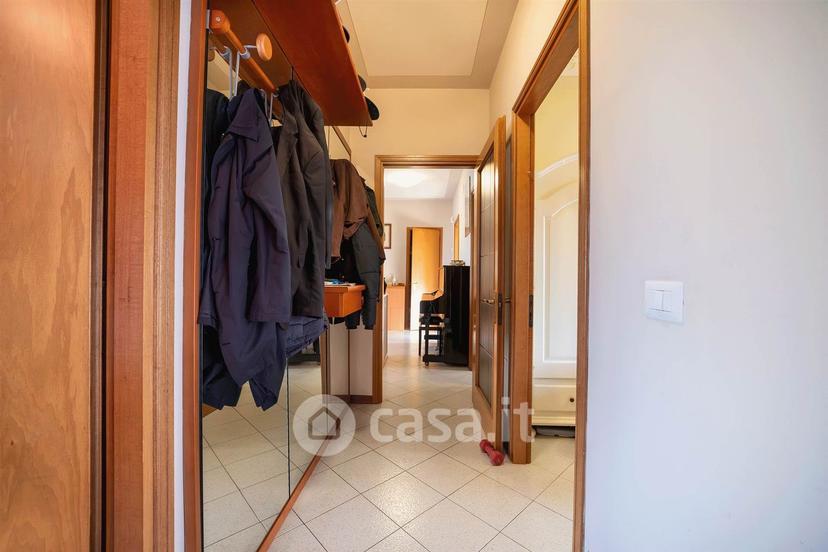 Appartamento in Via Guido Rossa — foto 2 di 28