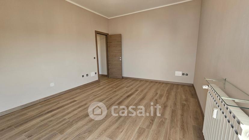 Trilocale in Viale O. Marchino 6 — foto 11 di 19