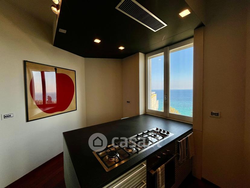 Appartamento in Via Roccasterone 8 — foto 4 di 36