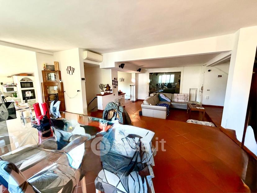 Villa in Via dei Pini 29 — foto 29 di 35