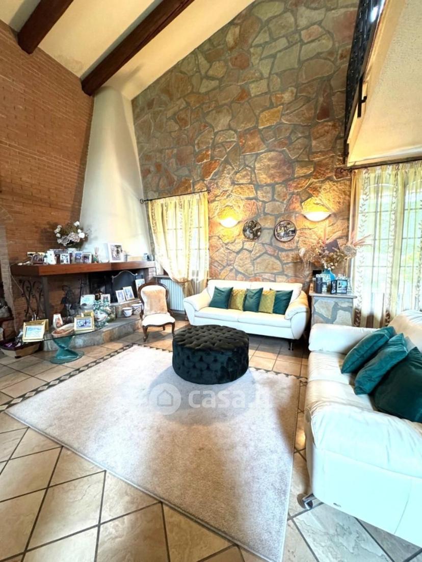 Villa in Via Giacomo Puccini 3 — foto 6 di 50