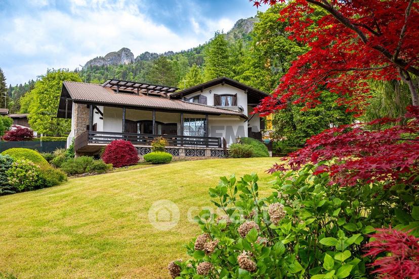 Villa in Viale Belvedere 14 — foto 18 di 77