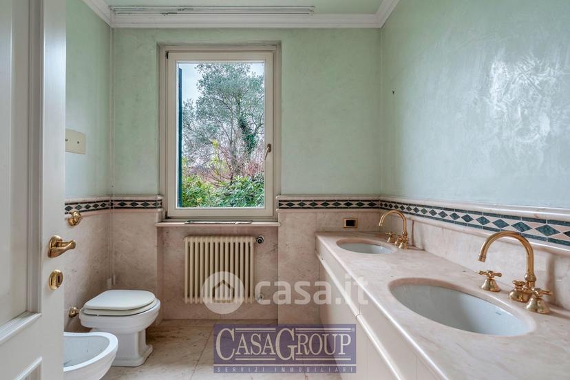 Villa in Via Enrico Fermi — foto 13 di 31