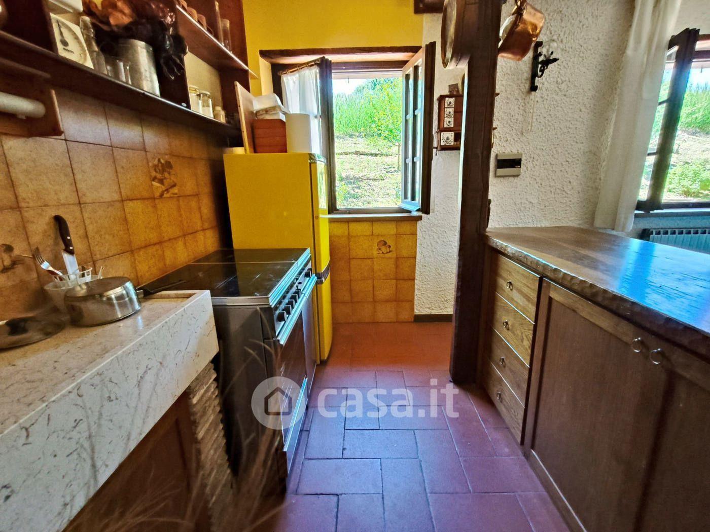 Villa in Strada Aquilano