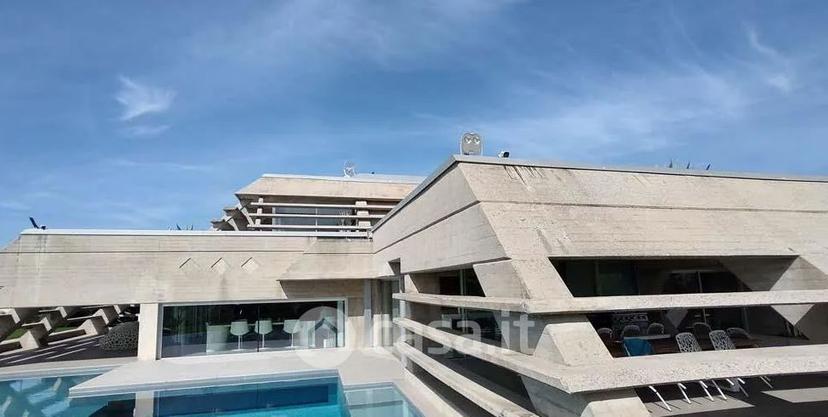 Villa in Via Monte Suello 18 — foto 3 di 56