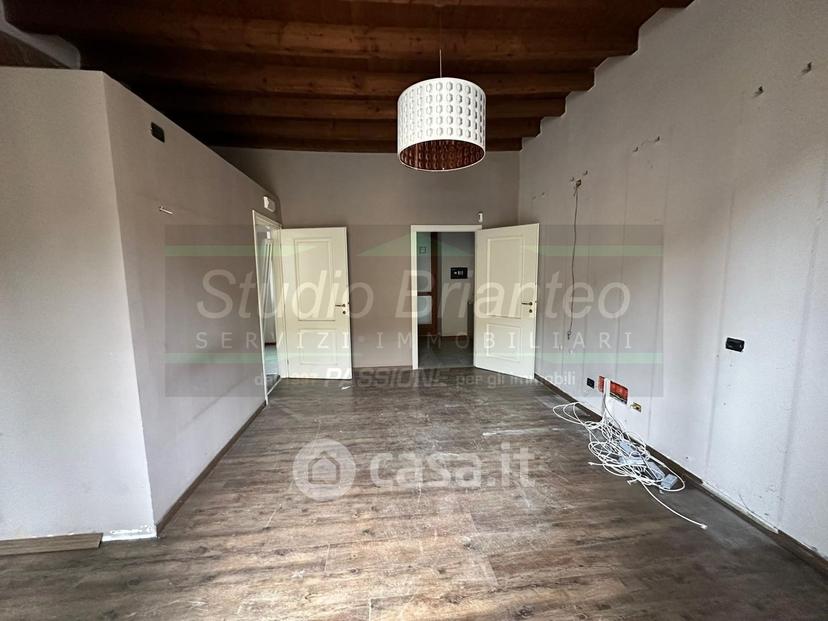 Trilocale in Via Francesco Cusani