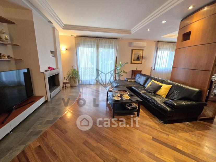 Quadrilocale in Via San Michele Arcangelo 10 — foto 12 di 48