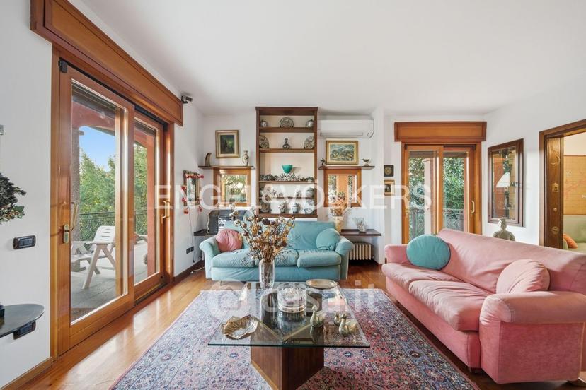 Villa in Via Caduti della Liberazione 32 — foto 30 di 35
