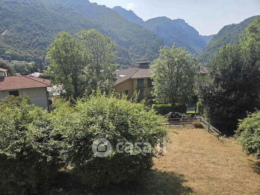 Villa in Via Massimo d'Azeglio 4 — foto 2 di 55