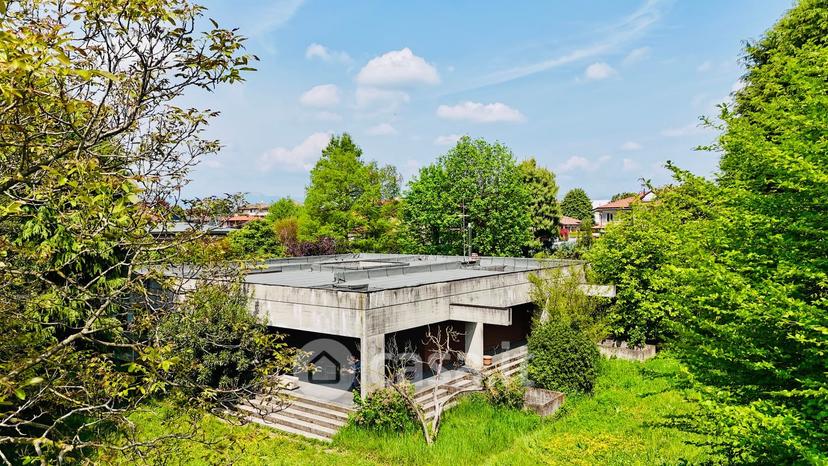 Villa in Via Giosuè Carducci 20 a — foto 33 di 182
