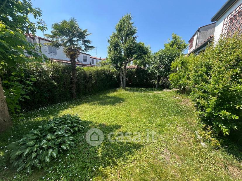 Villa in Via Val d'Ossola — foto 46 di 49