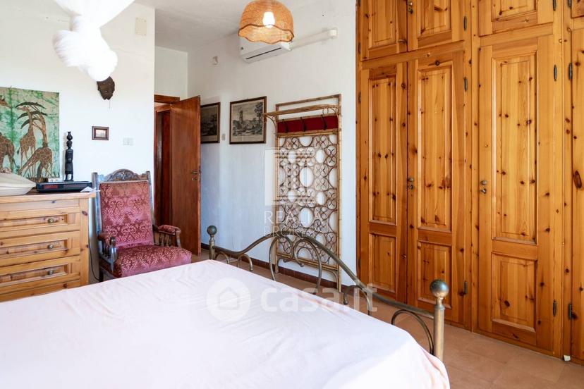 Villa in Via Tirreno 4 — foto 23 di 39