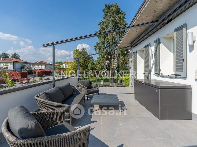 Villa in Via Filippo Corridoni — foto 15 di 21