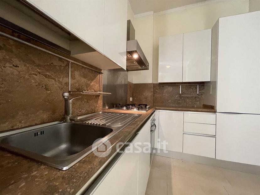 Trilocale in Viale Nazario Sauro 5 — foto 36 di 45