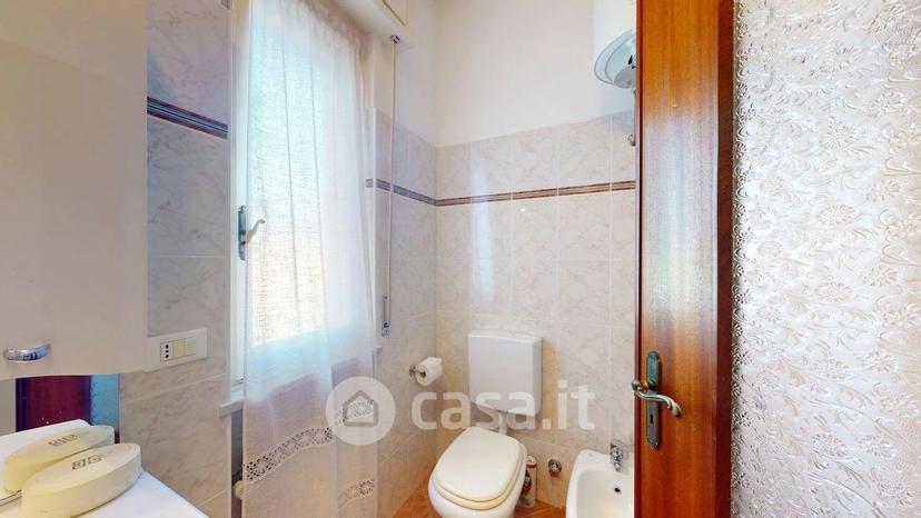 Trilocale in Via Bologna 9 — foto 8 di 28