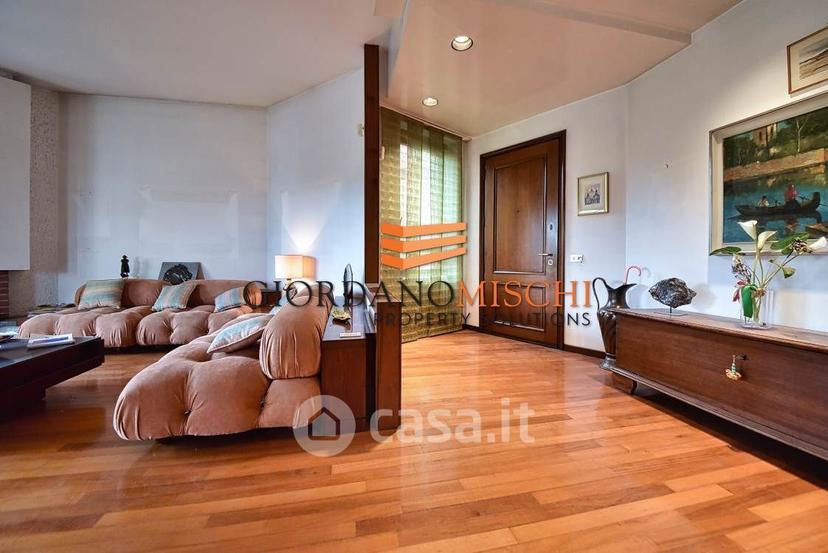 Appartamento in Via A. Villa 20 — foto 13 di 53