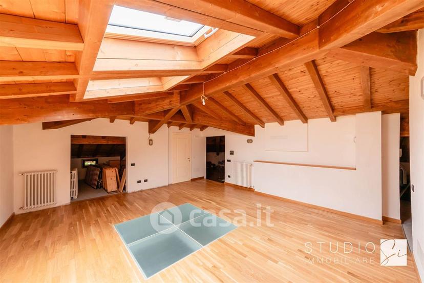 Villa in Viale Libertà — foto 13 di 48