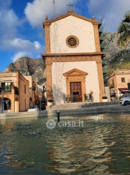 Quadrilocale in Via Caruso — foto 2 di 12