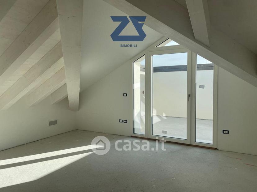 Trilocale in Via San Pio X — foto 14 di 35