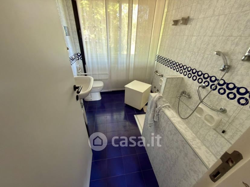 Villa in Via Giosuè Carducci 20 a — foto 5 di 182