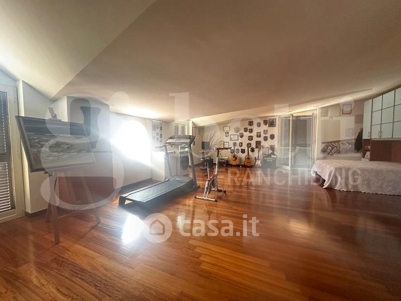 Villa in Via Benvenuto Cellini 9 — foto 23 di 30