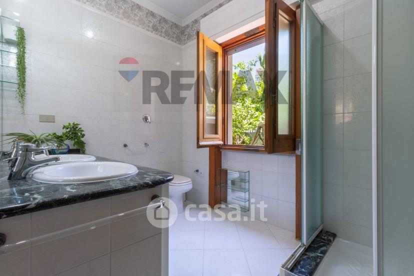 Villa in Via Bartolomeo Colleoni 10 — foto 8 di 46