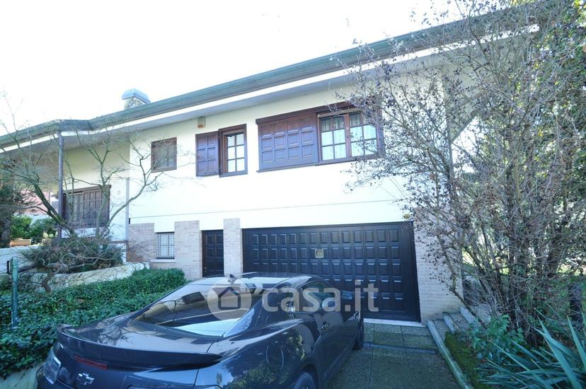 Villa in Via Leonardo da Vinci 35 — foto 13 di 42