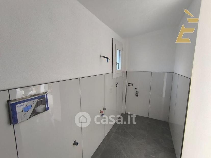 Quadrilocale in Via Cipro 34 — foto 3 di 13