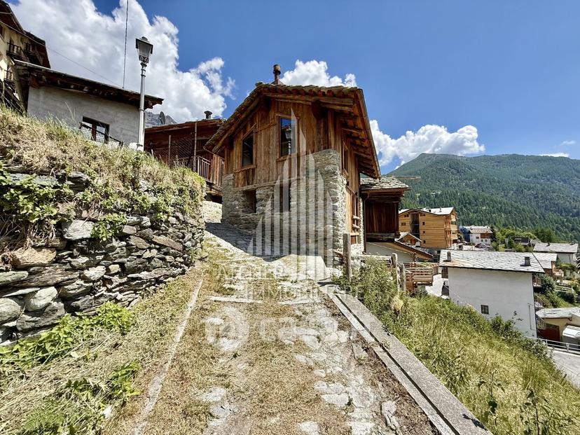 Villa in Frazione Bringaz 2 — foto 2 di 61