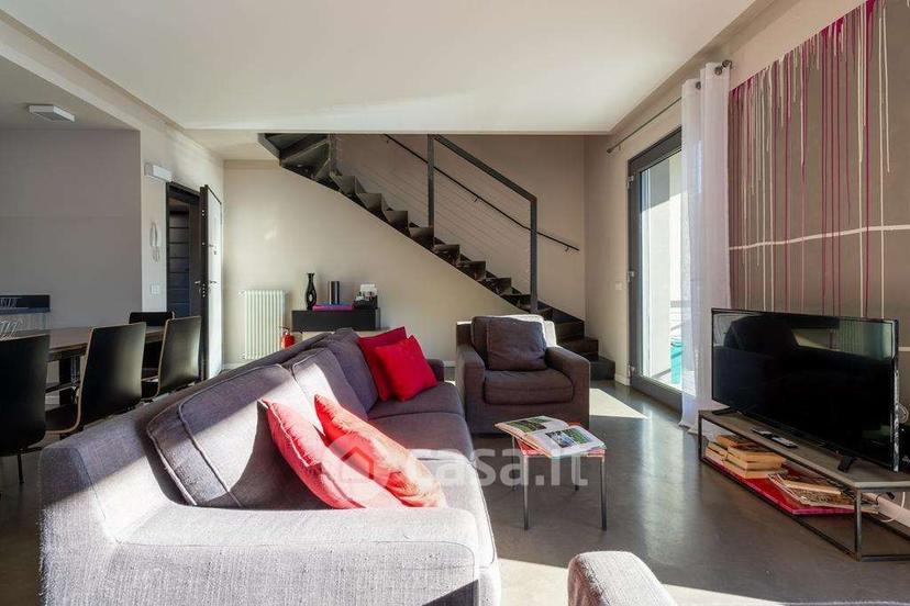 Trilocale in Via Antica Regina 21 — foto 24 di 31