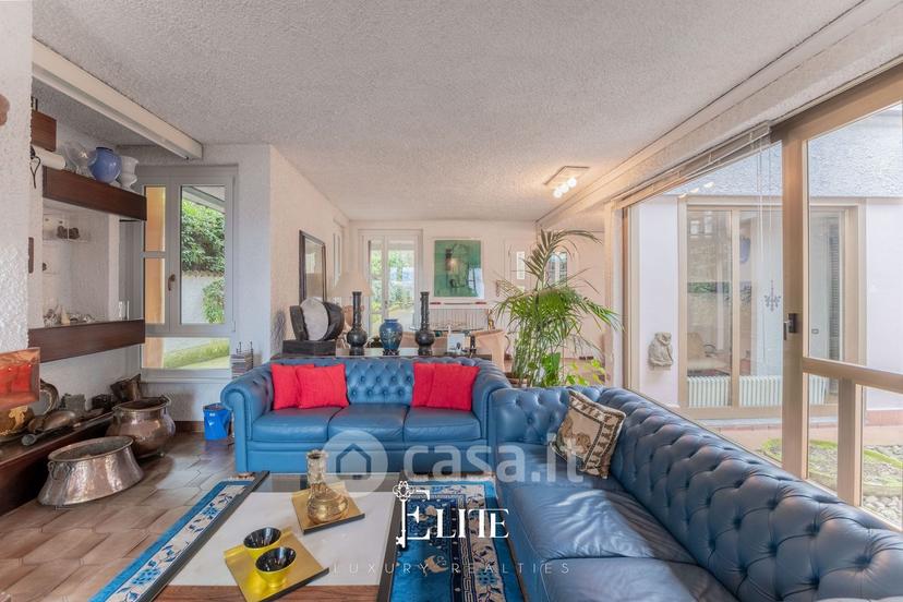 Villa in Via Luigi Cadorna 1800 — foto 9 di 42
