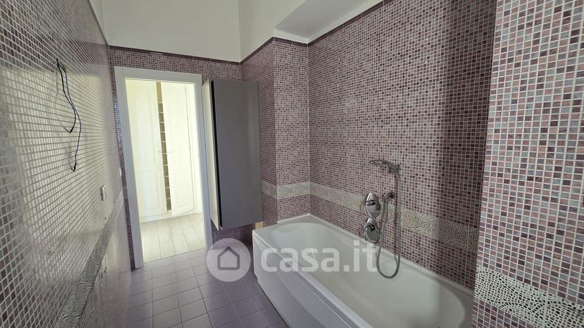 Quadrilocale in Via Aniello Falcone 428 — foto 2 di 20
