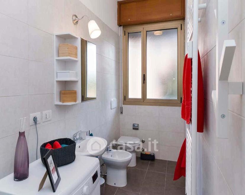 Stanza in Viale Giovanni Vicini 20 — foto 17 di 33
