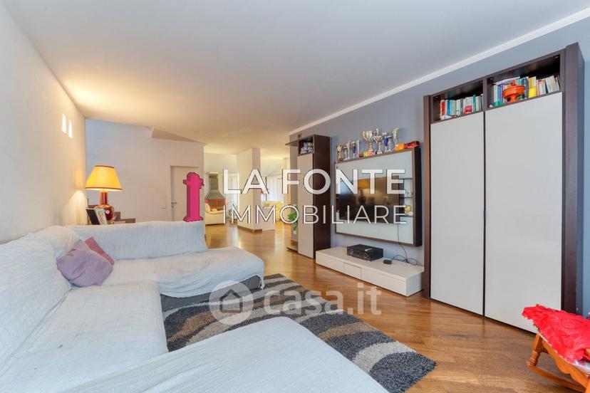 Villa in Via Lombardia — foto 24 di 29