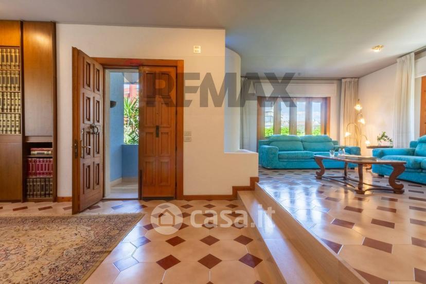 Villa in Via Bartolomeo Colleoni 10 — foto 7 di 46