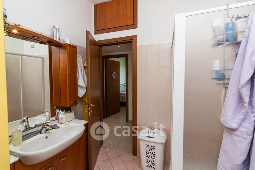 Bilocale in Via Alessandro Manzoni 33 — foto 35 di 49
