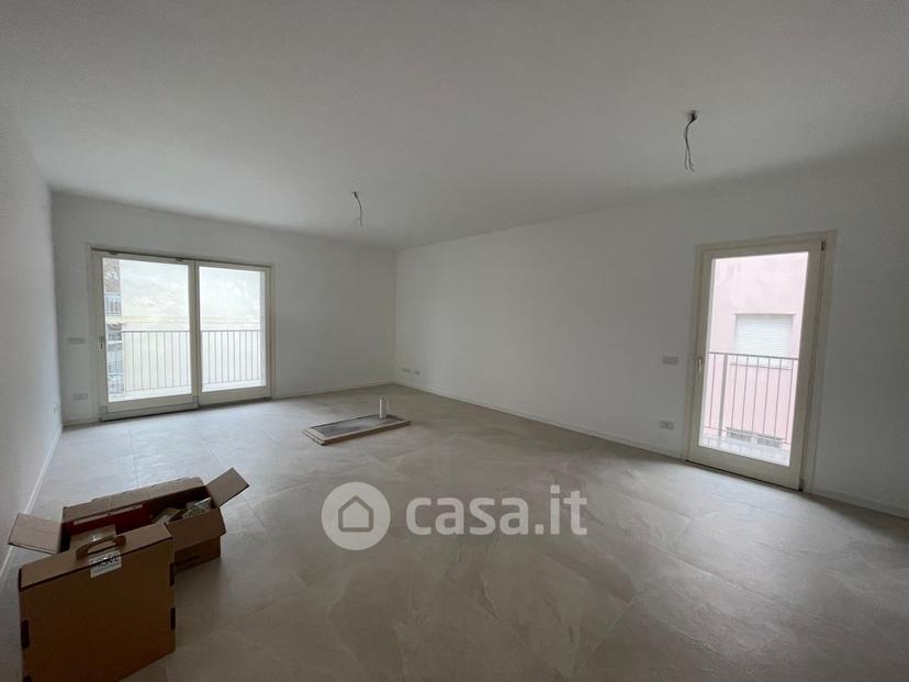 Quadrilocale in Via del Lazzaretto — foto 2 di 34