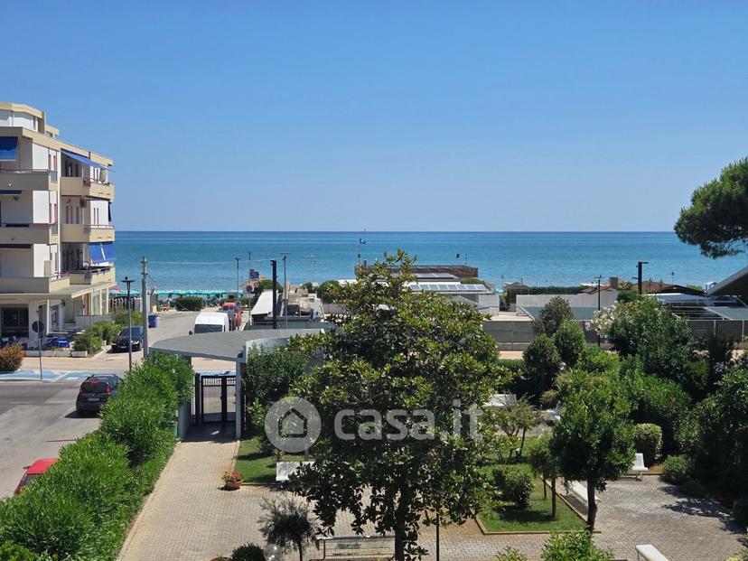 Trilocale in Via C. Colombo 98 — foto 21 di 29