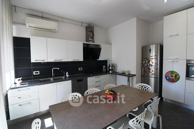 Trilocale in Via della Vela 44 — foto 9 di 31