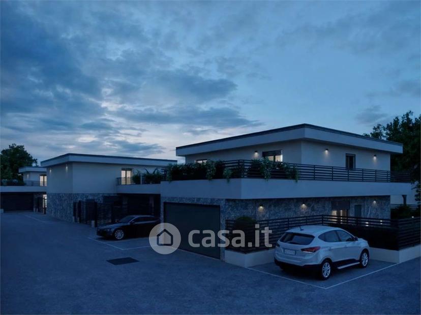 Villa in Via Alessandro Manzoni — foto 10 di 11
