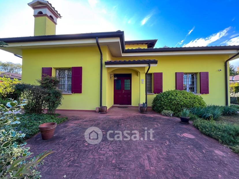 Villa in Via Goito — foto 32 di 42