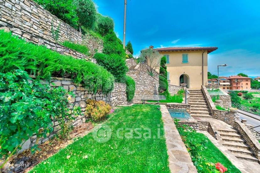 Villa in Via Belvedere 37 — foto 23 di 95