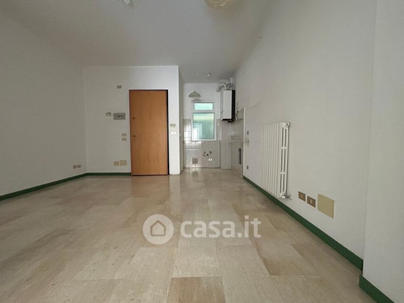 Trilocale in Via Vittorio Veneto — foto 13 di 30