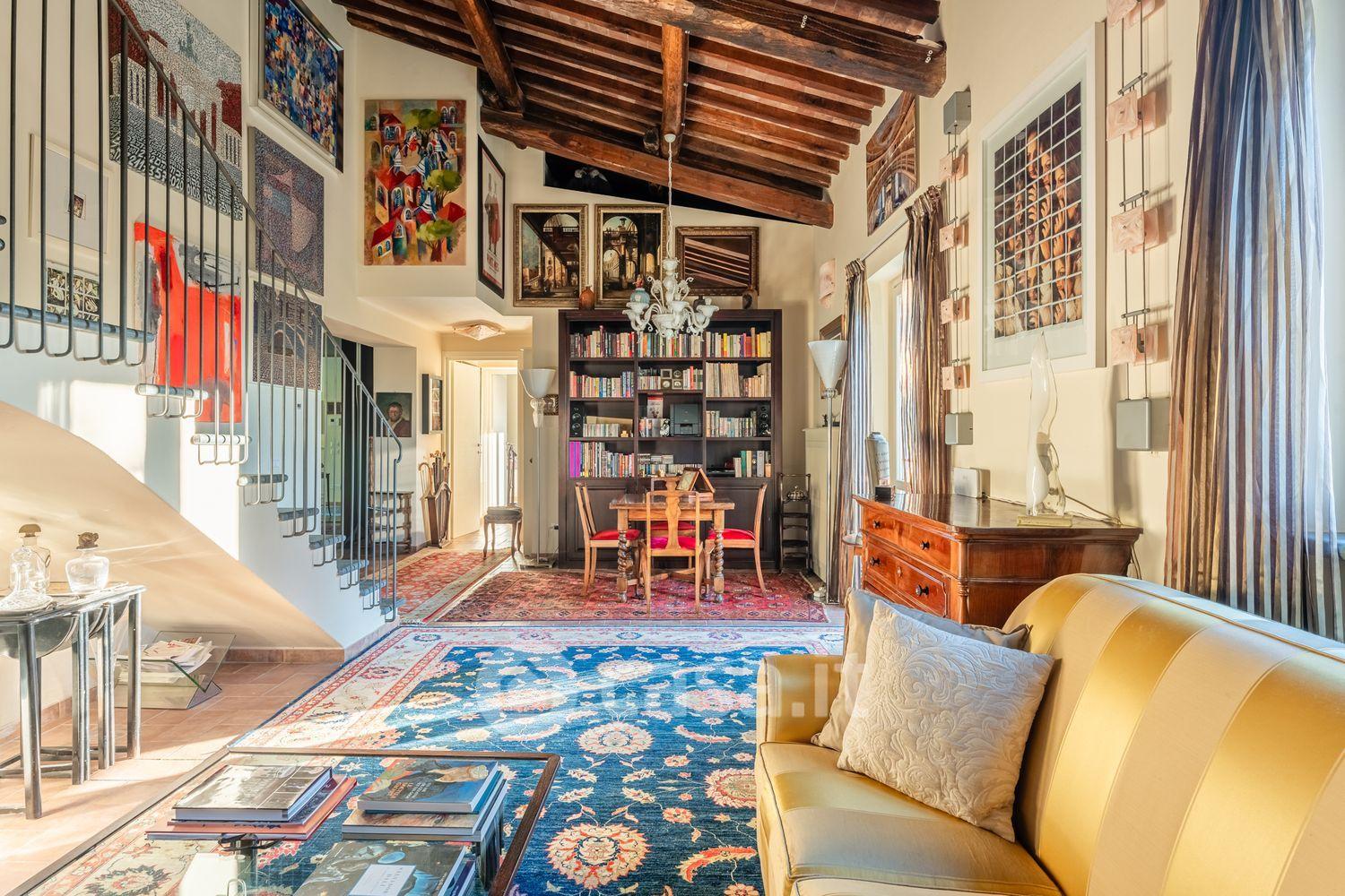 Villa in Via della Costa 72