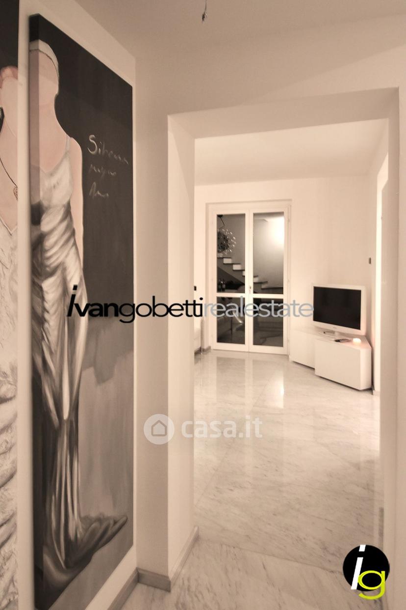 Villa in Via Martiri della Libertà 8 — foto 23 di 72