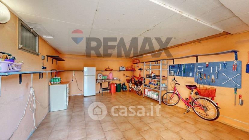Villa in Via Fratelli Rosselli — foto 39 di 74