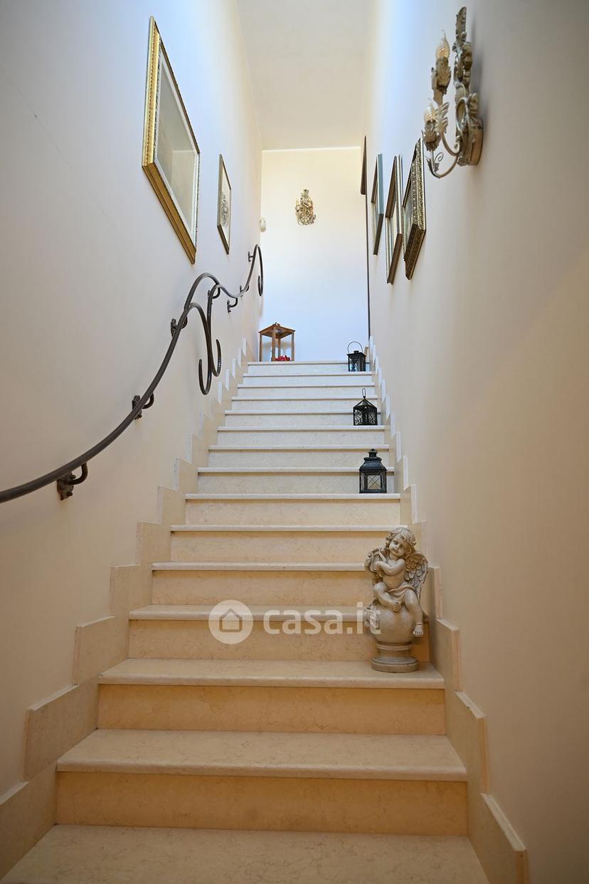 Villa in Via Giulio Cesare 62 — foto 3 di 105