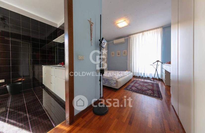 Villa in Via Martiri di Belfiore 4 — foto 9 di 39