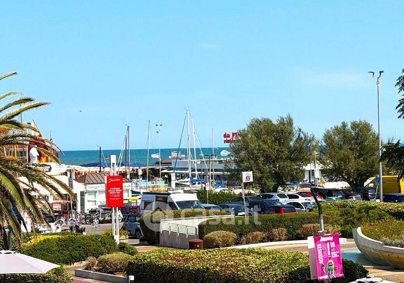 Trilocale in Lungomare della Libertà — foto 17 di 25