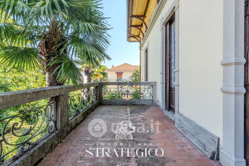 Villa in Via de Bernardi 5 — foto 2 di 74